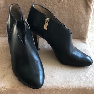 Banana republic black bootie